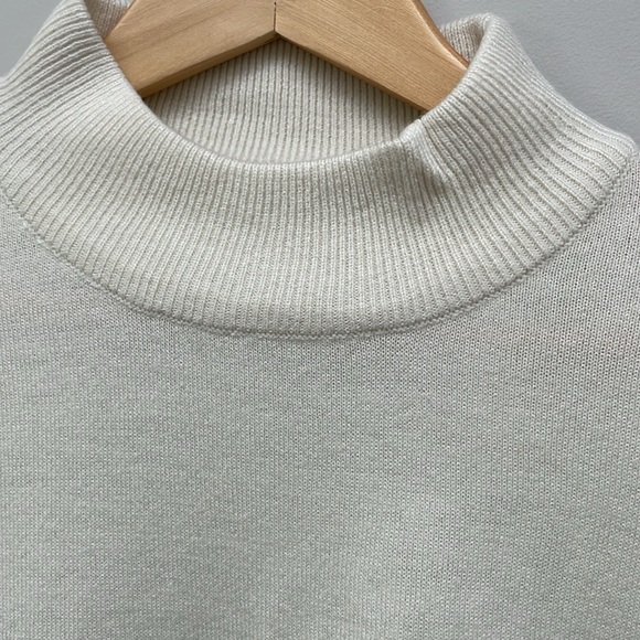 Coco & Tashi Cream Sweater size M - Picture 3 of 8